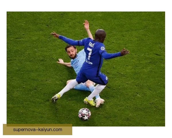 莱万多夫斯基在2023年金球奖排名表现出色，状态回暖备受关注。